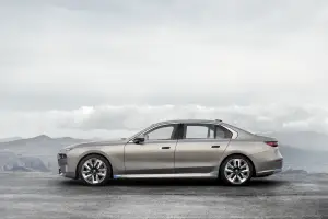 BMW i7 2022 - 40