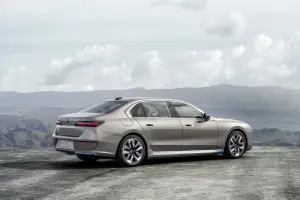 BMW i7 2022 - 42