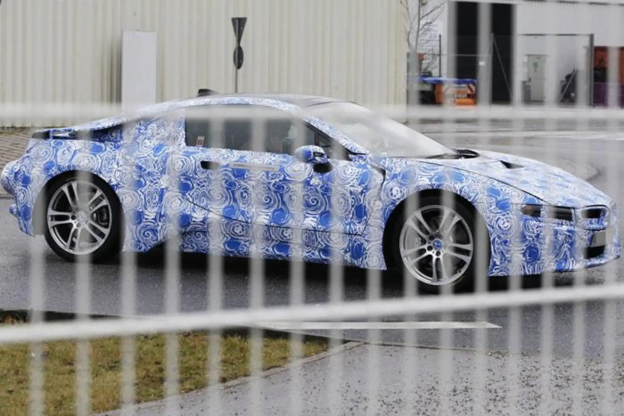 BMW i8 - foto spia 2013 - 4