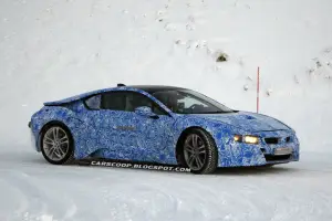 BMW i8 foto spia - 1