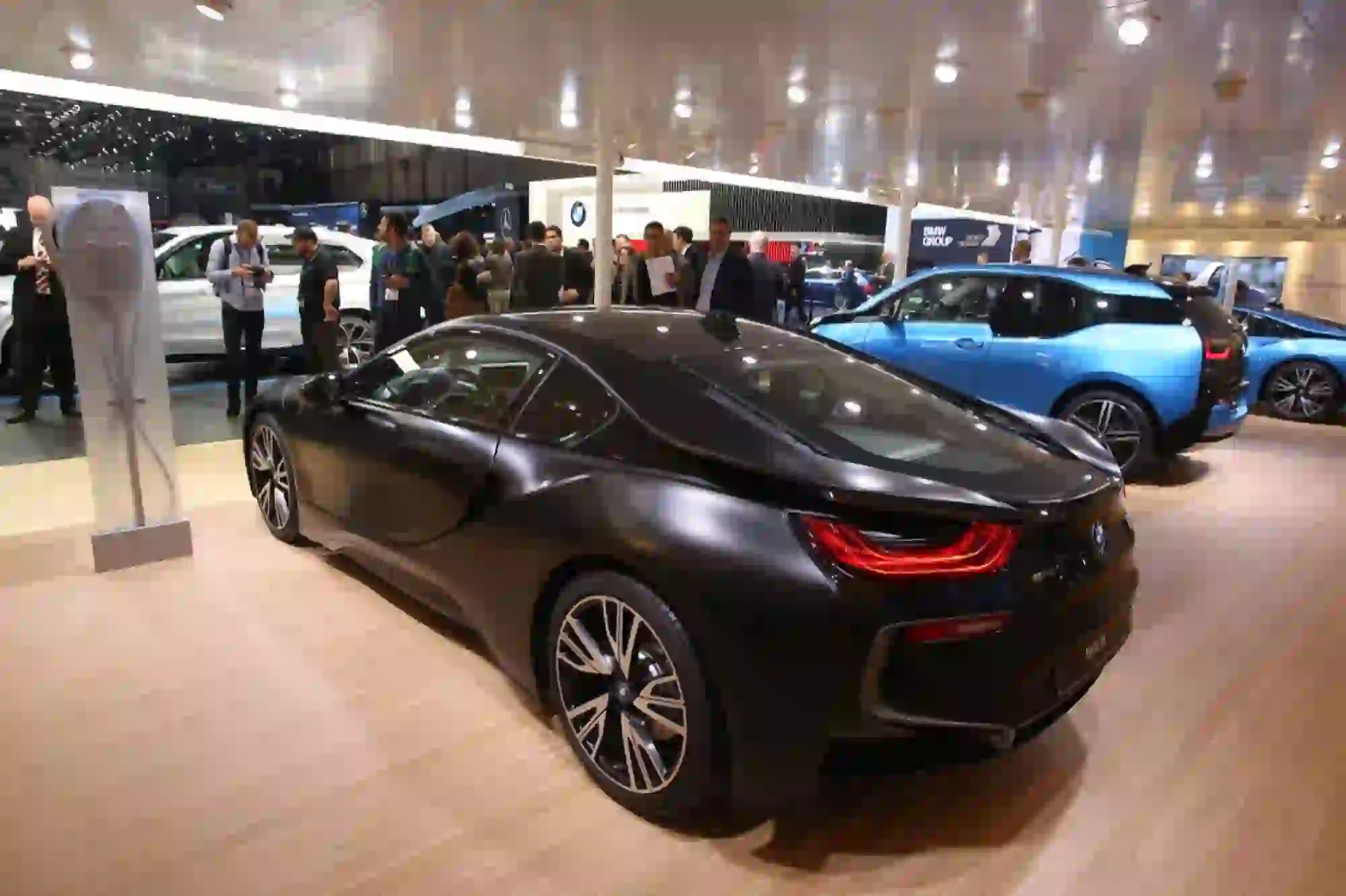 BMW i8 Frozen Black Edition Foto Live - Salone di Ginevra 2017 - 3