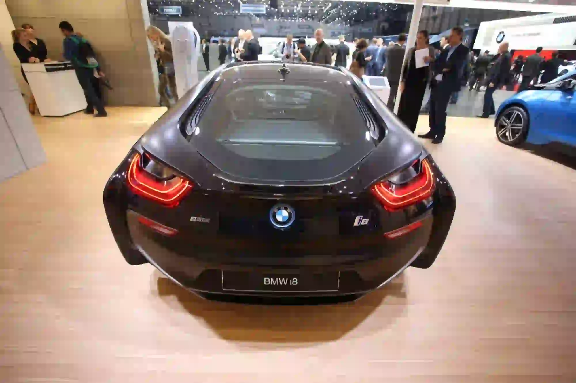 BMW i8 Frozen Black Edition Foto Live - Salone di Ginevra 2017 - 4