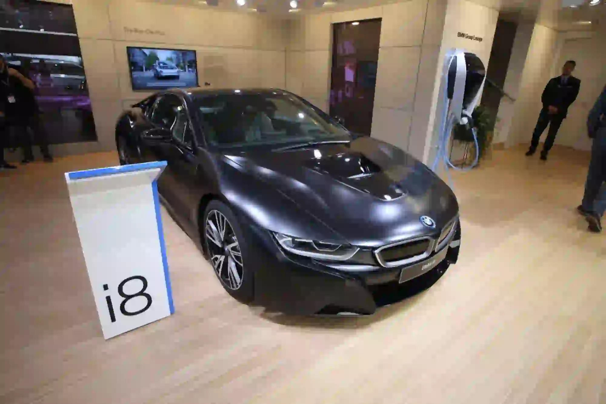 BMW i8 Frozen Black Edition Foto Live - Salone di Ginevra 2017 - 9