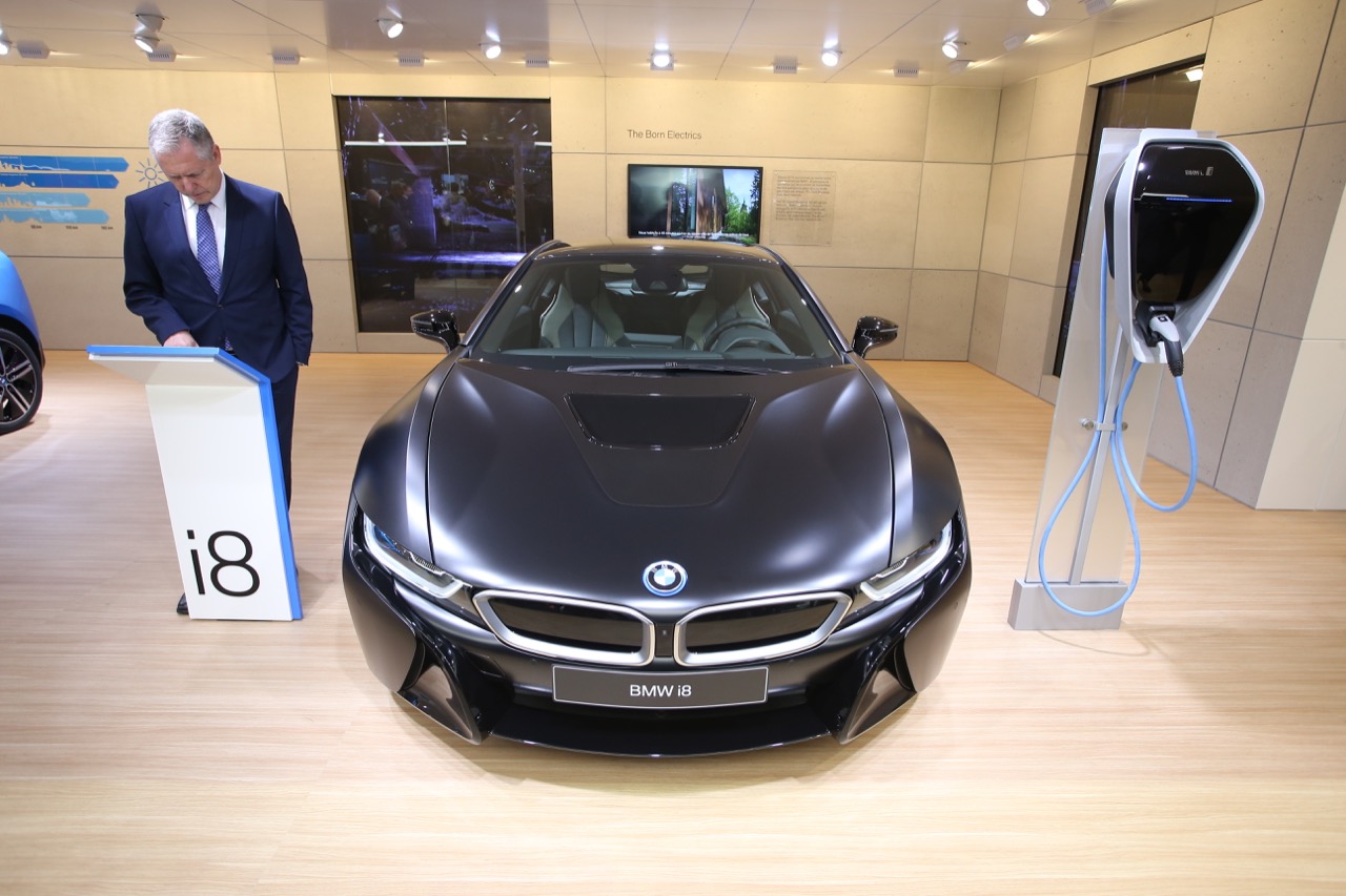 BMW i8 Frozen Black - Salone di Ginevra 2017