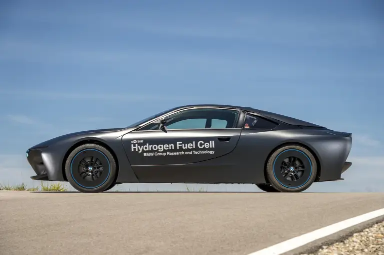 BMW i8 Fuel Cell - 11