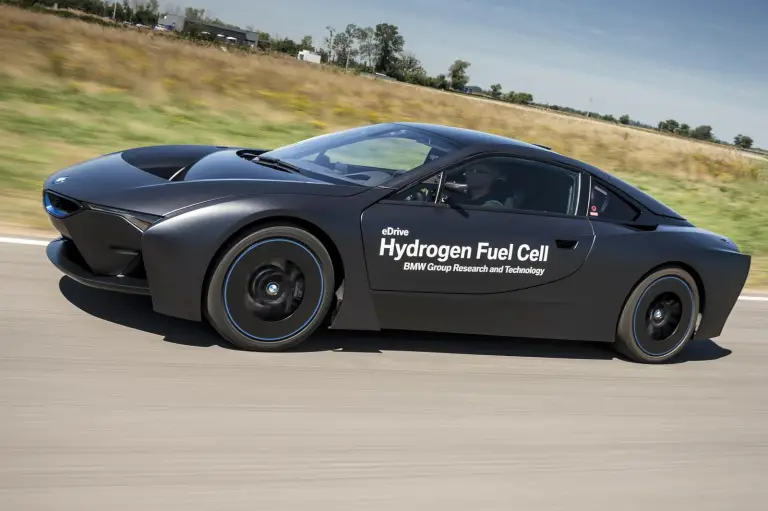 BMW i8 Fuel Cell - 21