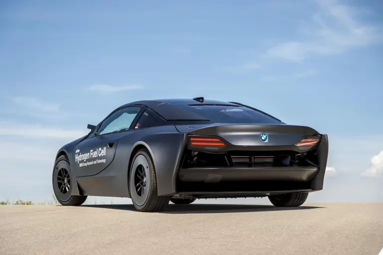 BMW i8 Fuel Cell - 8