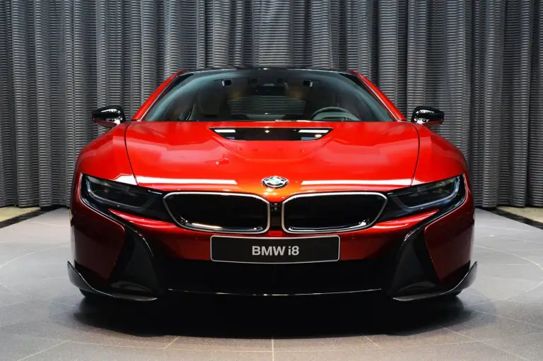 BMW i8 Lava Red - 14