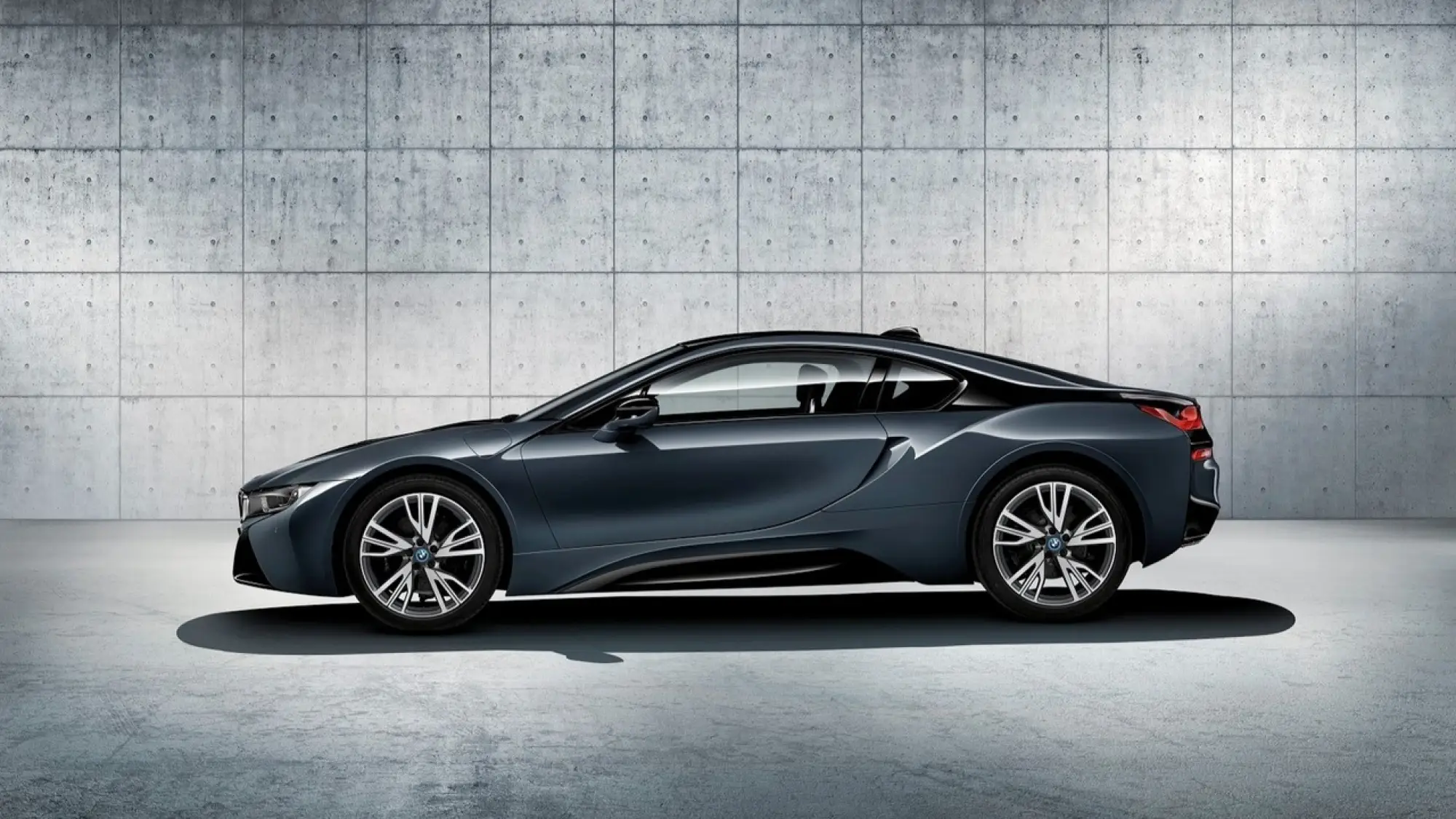 BMW i8 Protonic Dark Silver - 3