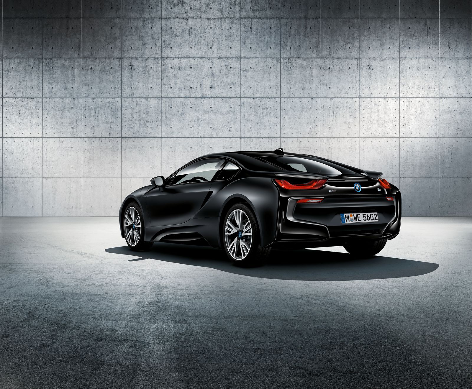 BMW i8 Protonic Frozen Black e Frozen Yellow