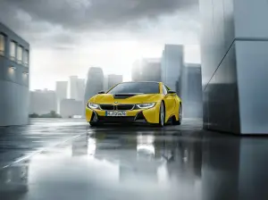BMW i8 Protonic Frozen Black e Frozen Yellow