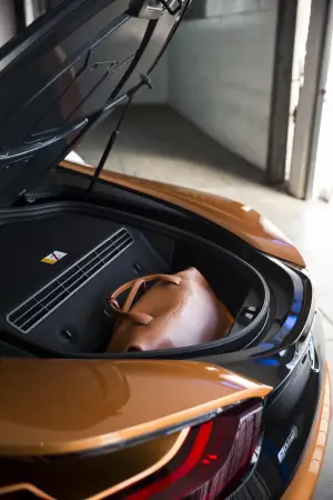 BMW i8 Roadster e nuova i8 Coupe