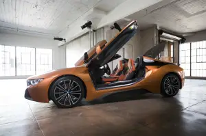 BMW i8 Roadster e nuova i8 Coupe