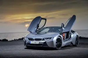 BMW i8 Roadster e nuova i8 Coupe