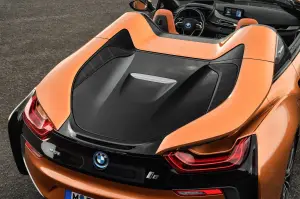 BMW i8 Roadster e nuova i8 Coupe