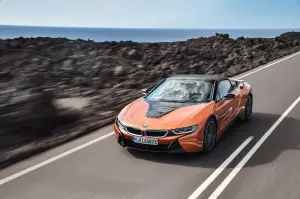 BMW i8 Roadster e nuova i8 Coupe