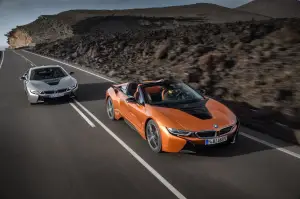 BMW i8 Roadster e nuova i8 Coupe