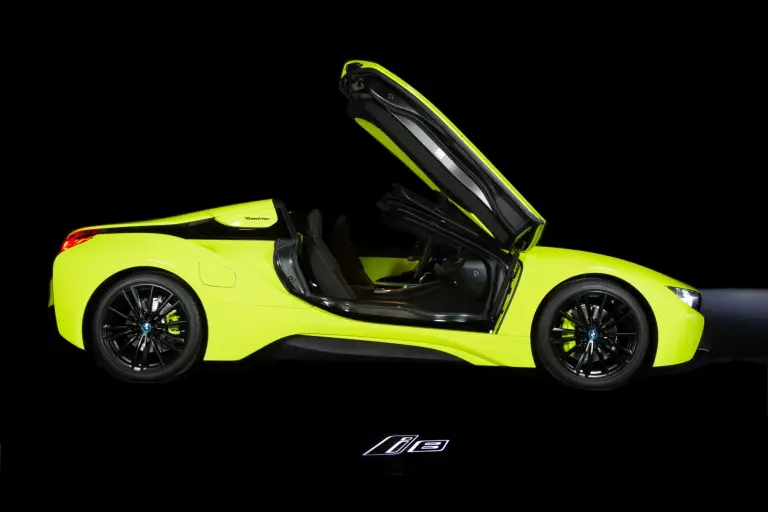 BMW i8 Roadster LimeLight Edition - 3