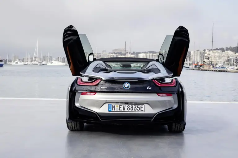 BMW i8 Roadster - 103