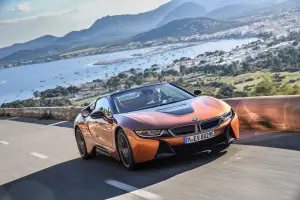 BMW i8 Roadster - 110