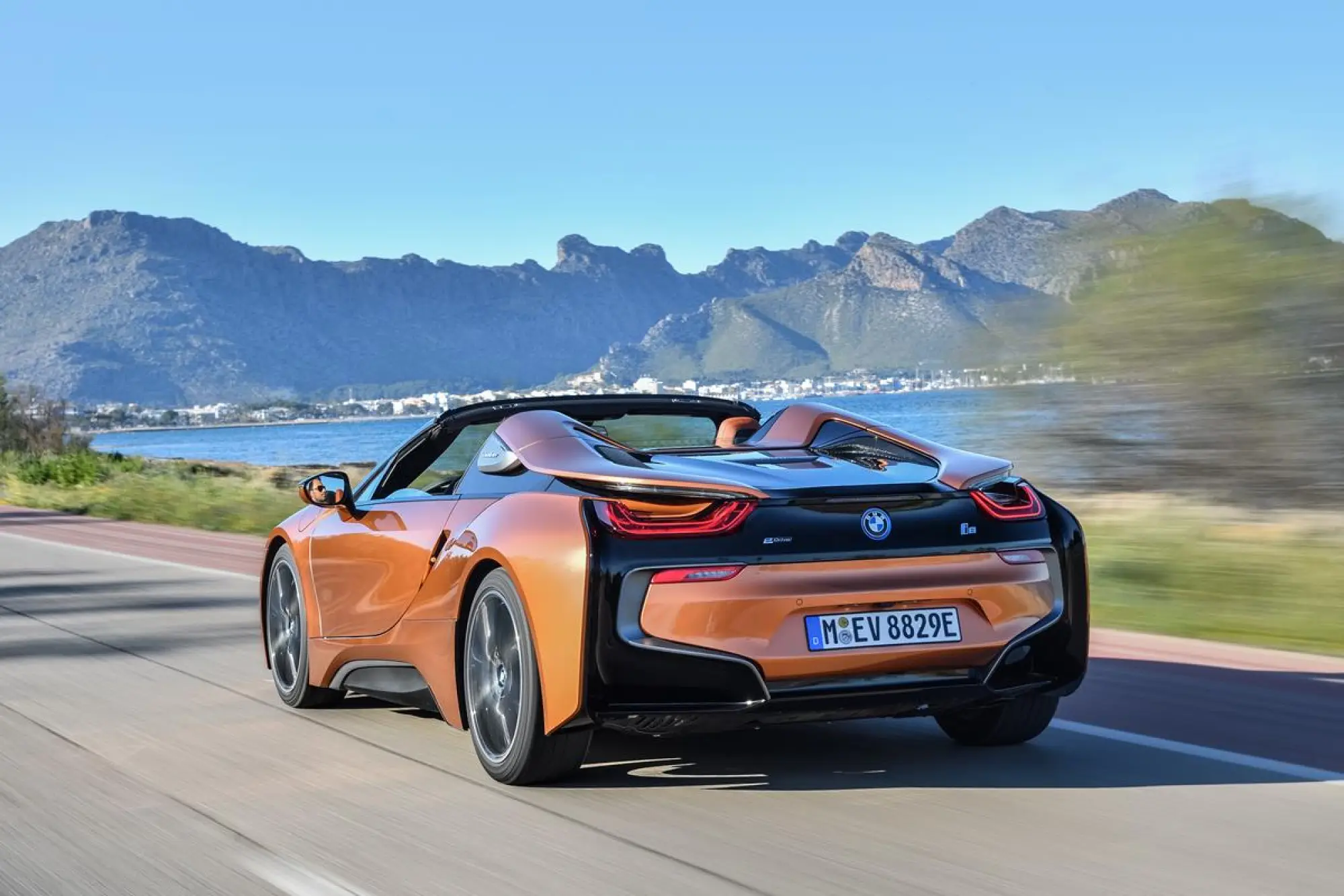 BMW i8 Roadster - 114