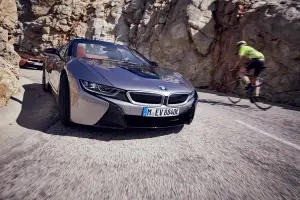 BMW i8 Roadster - 11