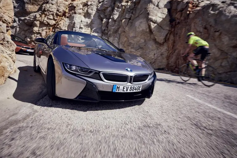 BMW i8 Roadster - 11