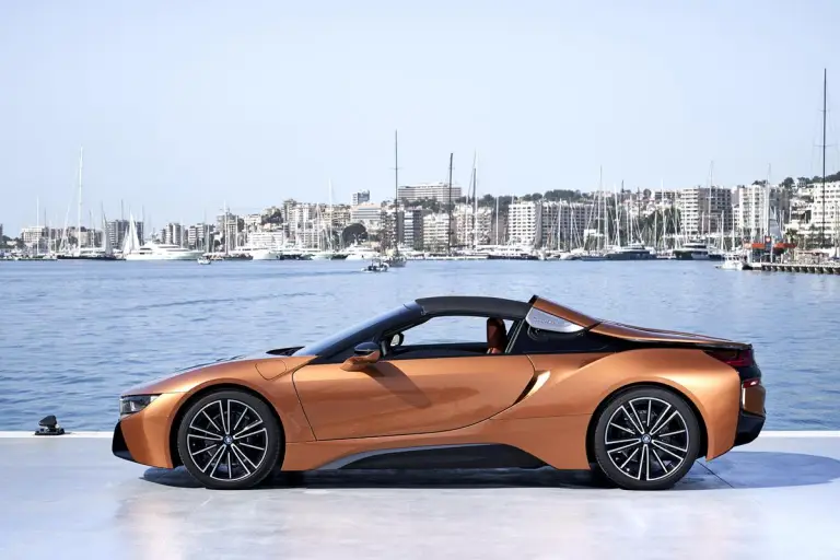 BMW i8 Roadster - 142