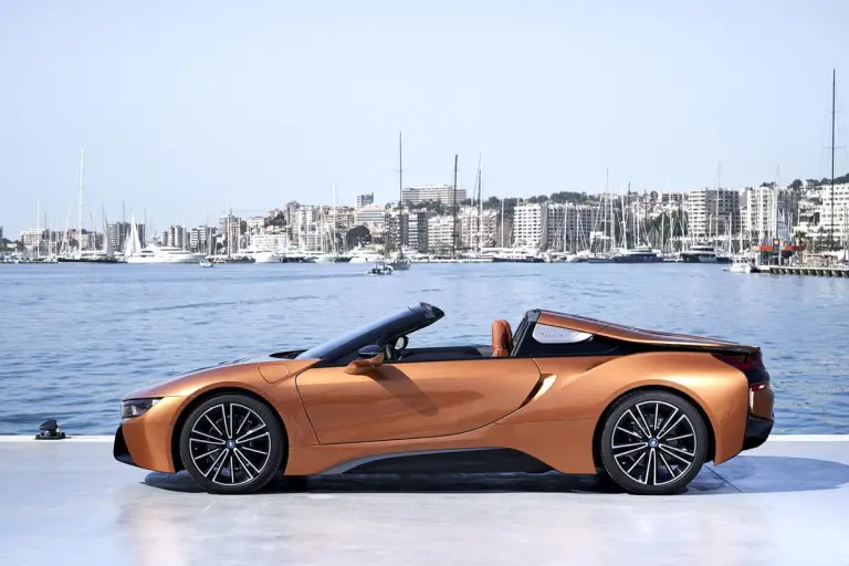 BMW i8 Roadster - 146