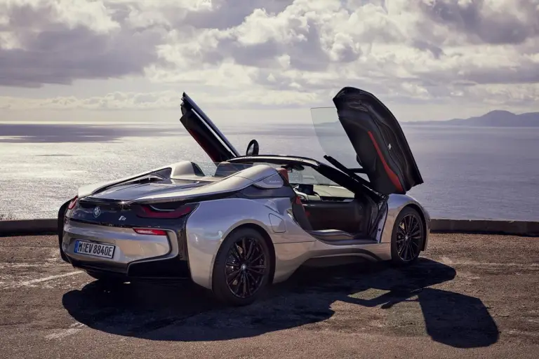 BMW i8 Roadster - 16