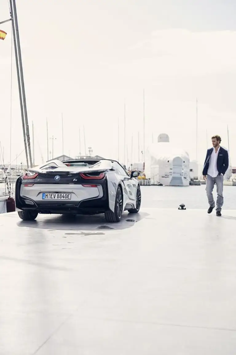 BMW i8 Roadster - 171