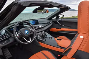 BMW i8 Roadster - 42