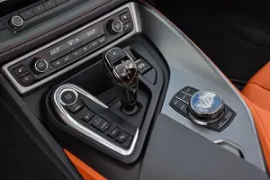 BMW i8 Roadster - 50