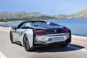 BMW i8 Roadster - 65