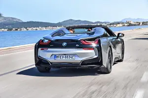 BMW i8 Roadster - 66