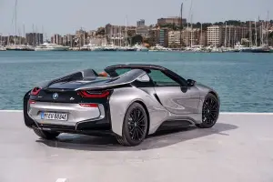 BMW i8 Roadster