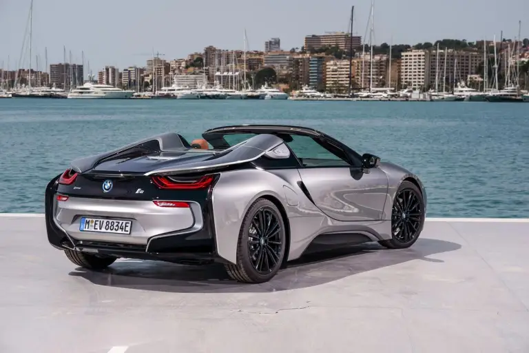 BMW i8 Roadster - 72