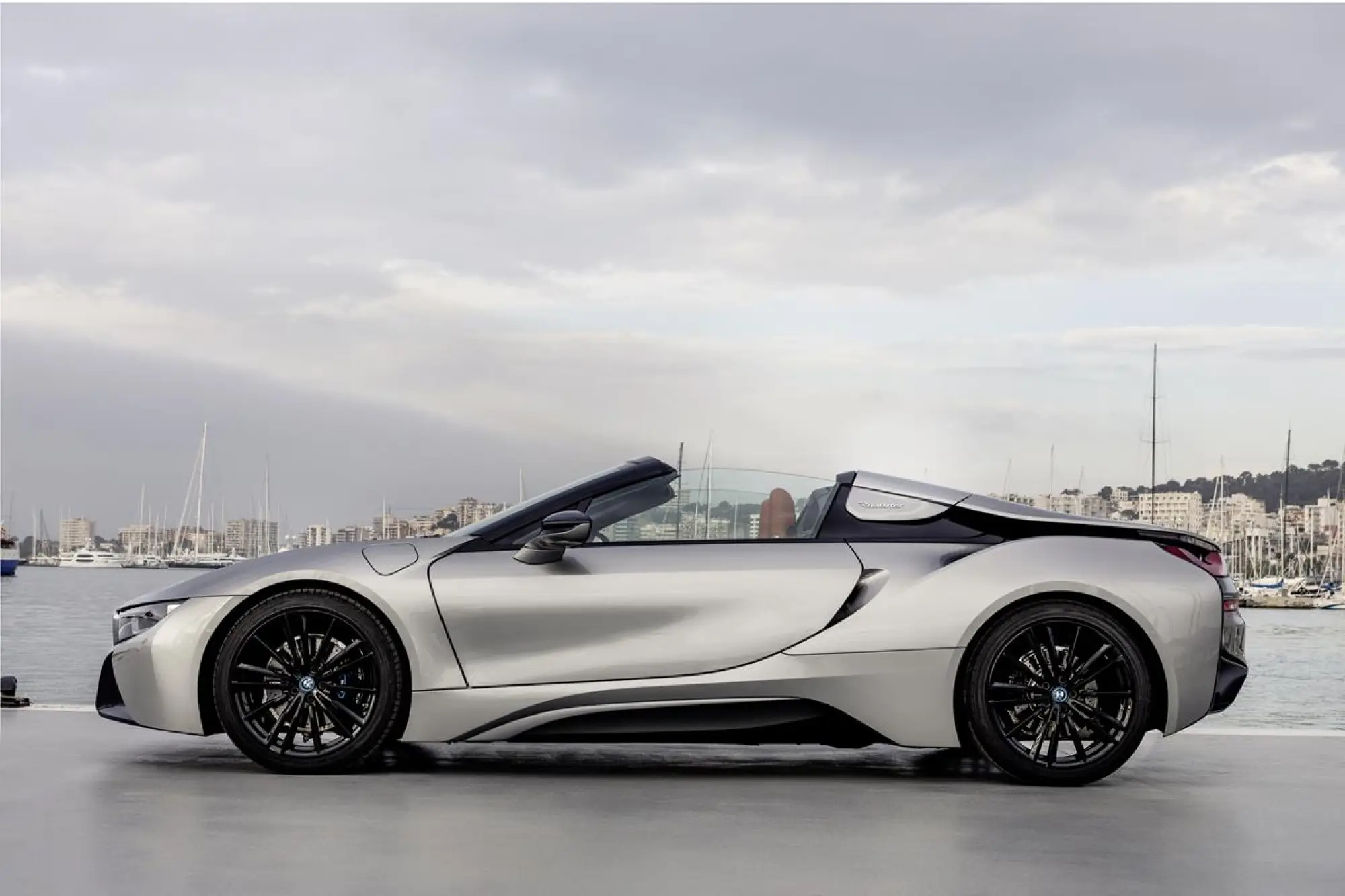 BMW i8 Roadster - 78