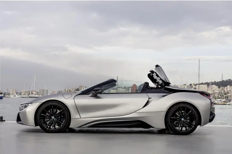 BMW i8 Roadster - 80