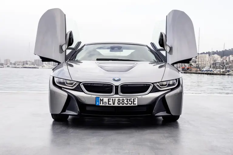 BMW i8 Roadster - 92