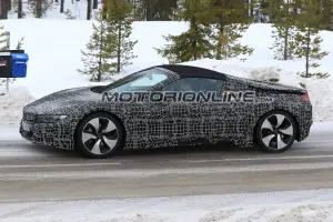 BMW i8 Spyder foto spia 16 marzo 2017 - 3