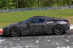 BMW i8 Spyder - Foto spia 18-05-2017