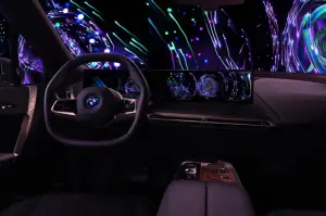 BMW iX M60 Art Mode - Foto