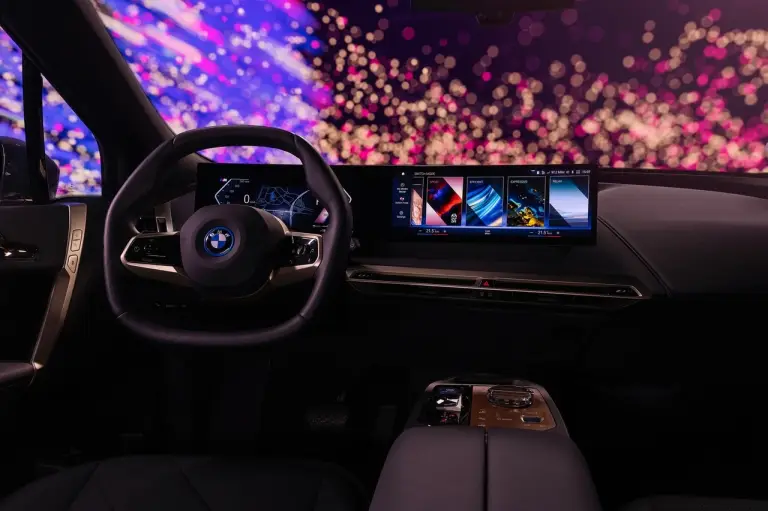 BMW iX M60 Art Mode - Foto - 16