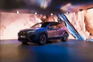 BMW iX M60 Art Mode - Foto