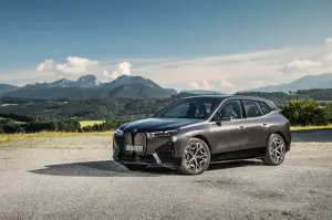 BMW iX xDrive50 - Primo Contatto 