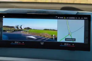 BMW iX xDrive50 - Primo Contatto 