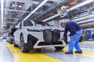 BMW iX