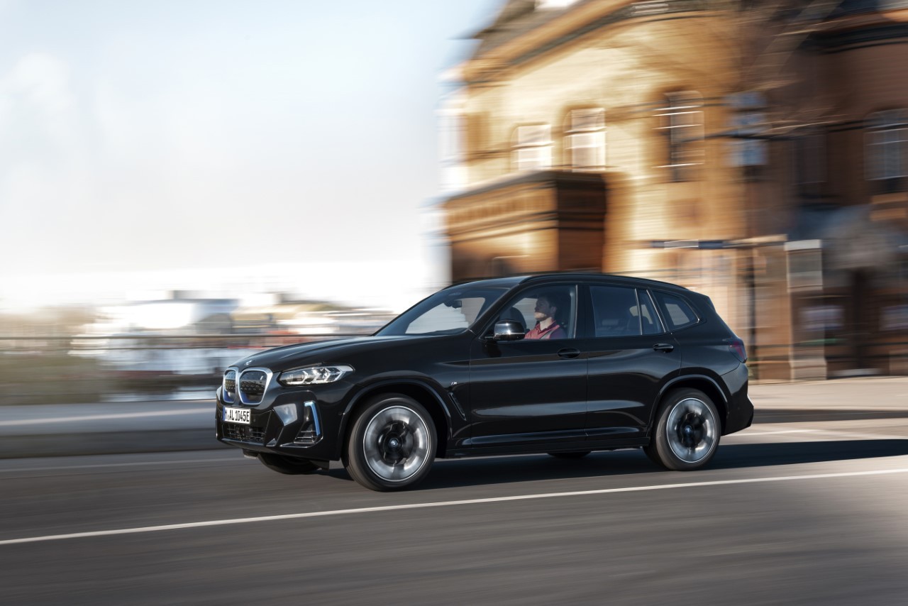 BMW iX3 2022 - Foto ufficiali