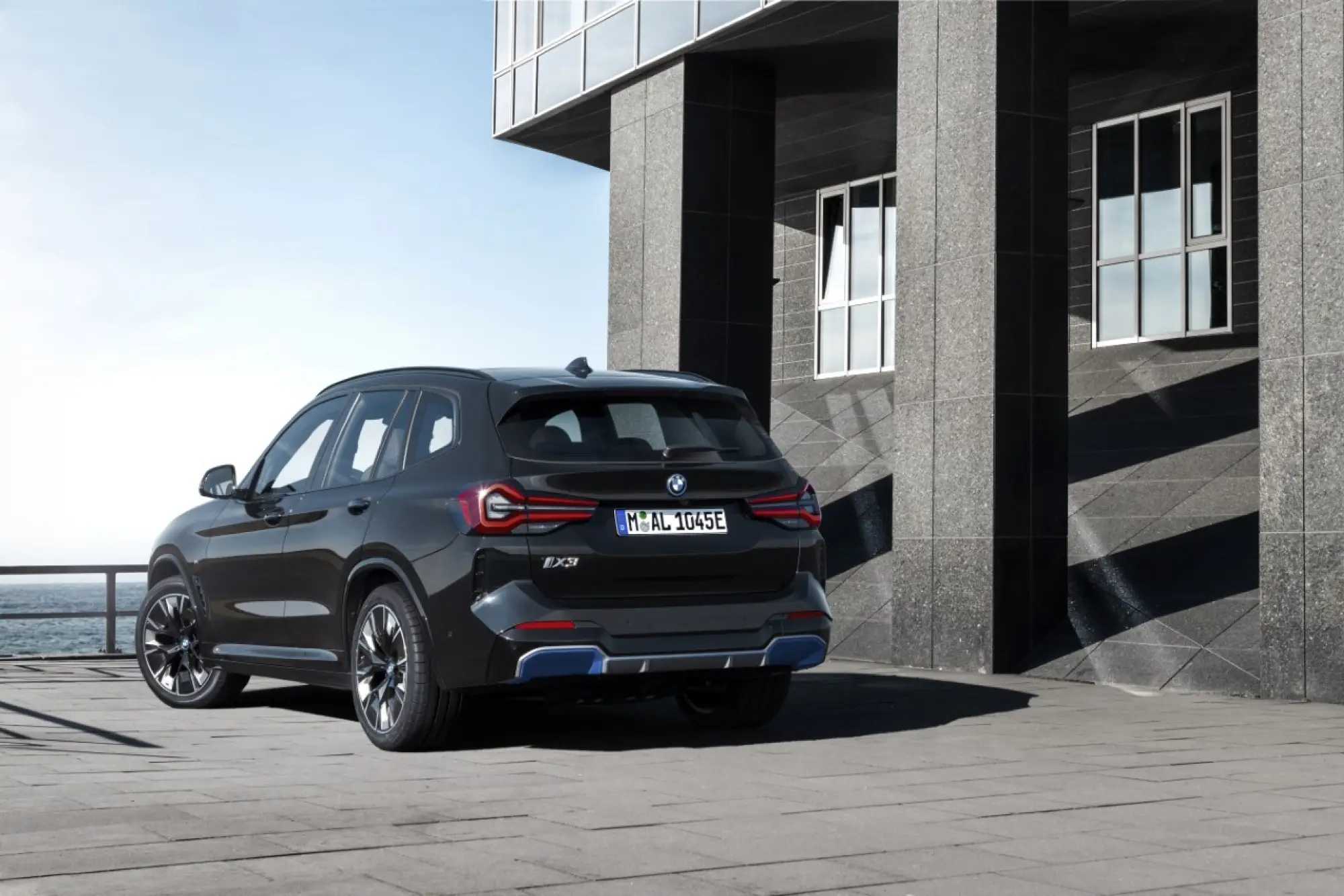 BMW iX3 2022 - Foto ufficiali - 10